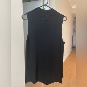 Banana Republic - Black Knitted Sleeveless Sweater Top - Women’s Size L